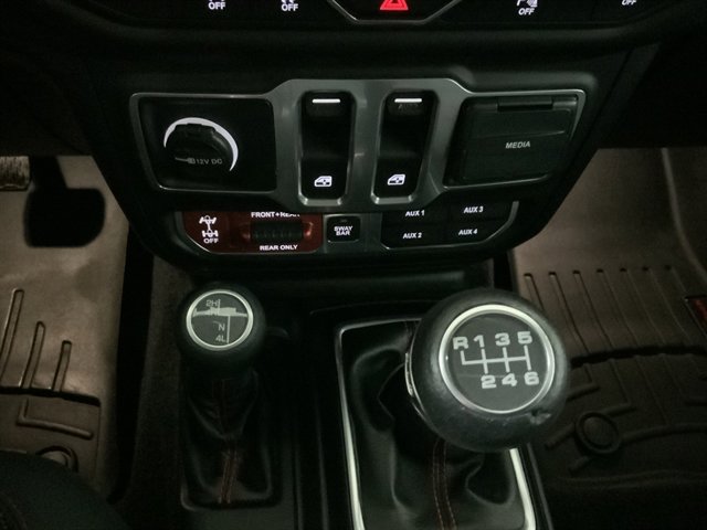 Used 2018 Jeep Wrangler Rubicon w/ Steel Bumper Group image 31
