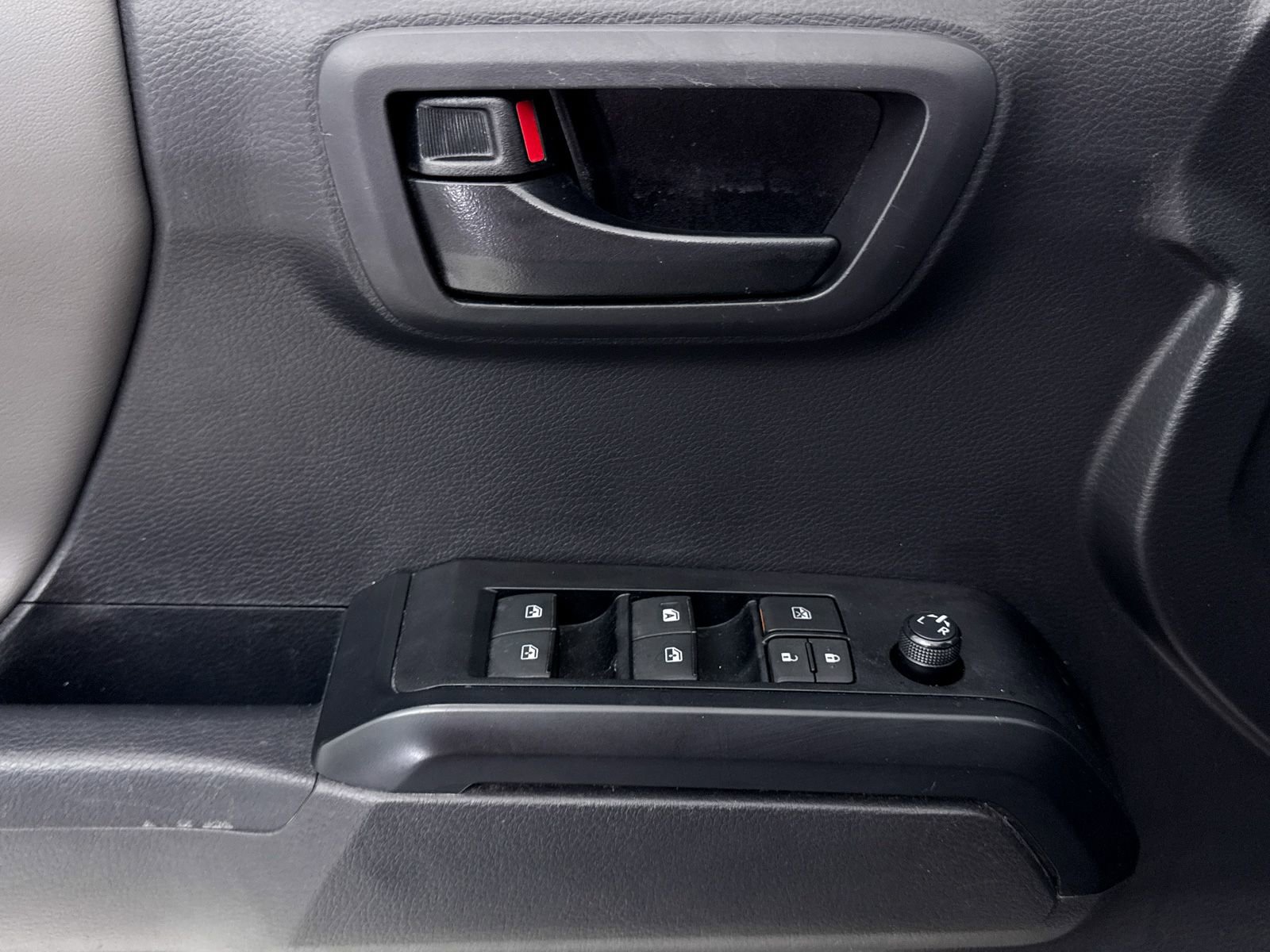 Used 2023 Toyota Tacoma SR AWD/4WD image 24