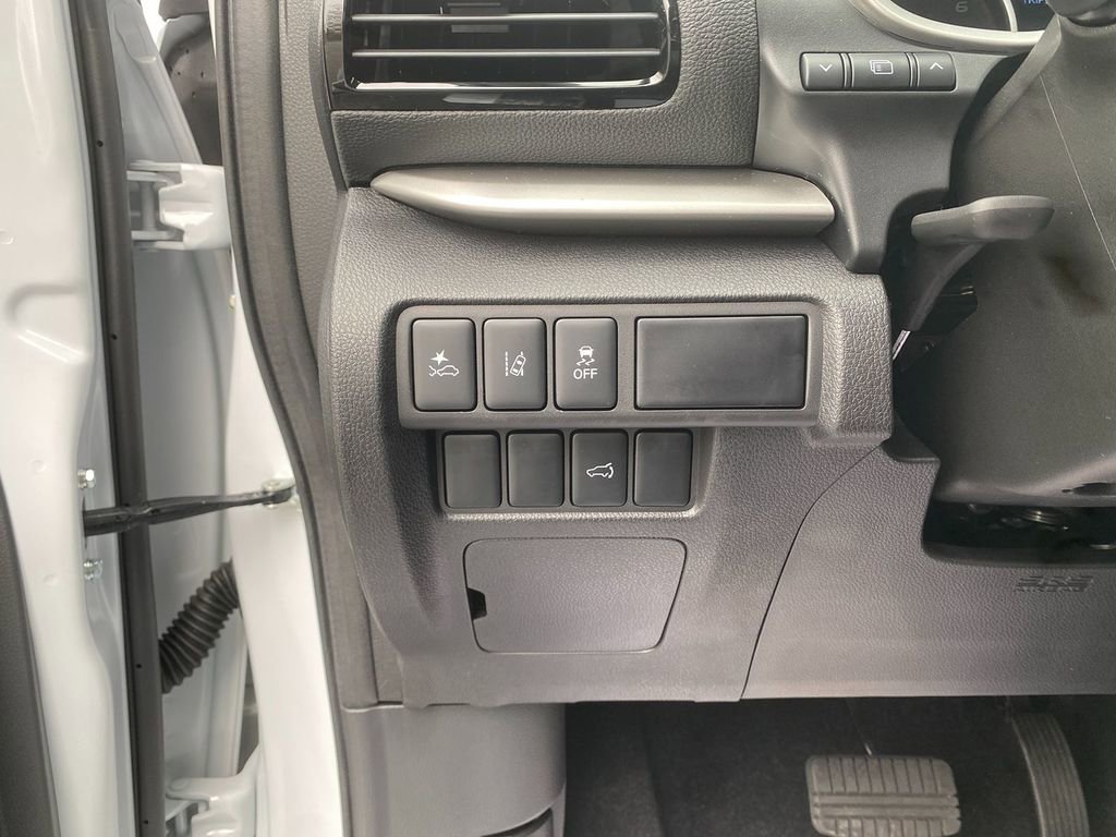 New 2026 Mitsubishi Eclipse Cross SE image 14