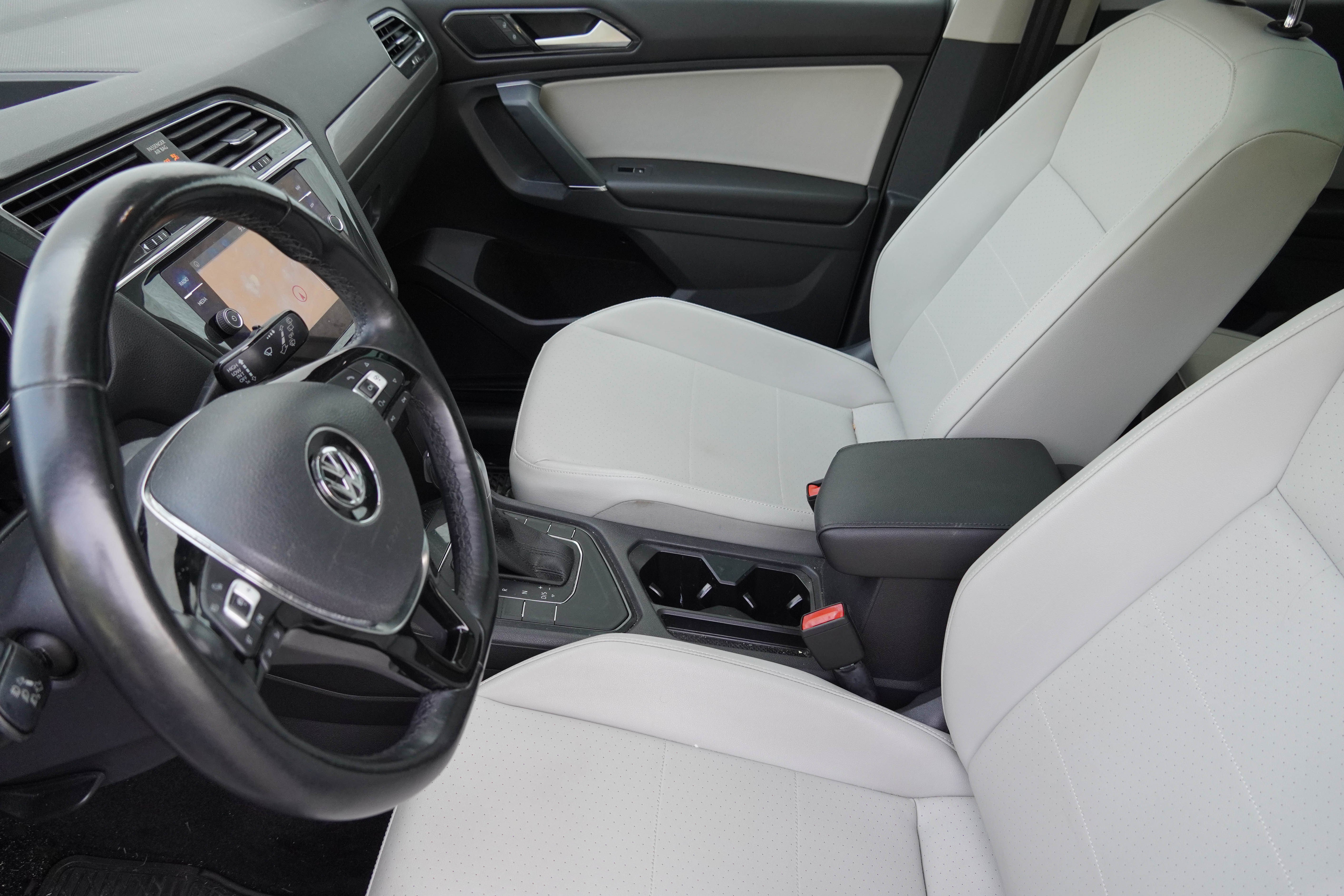 Used 2018 Volkswagen Tiguan SEL FWD image 11