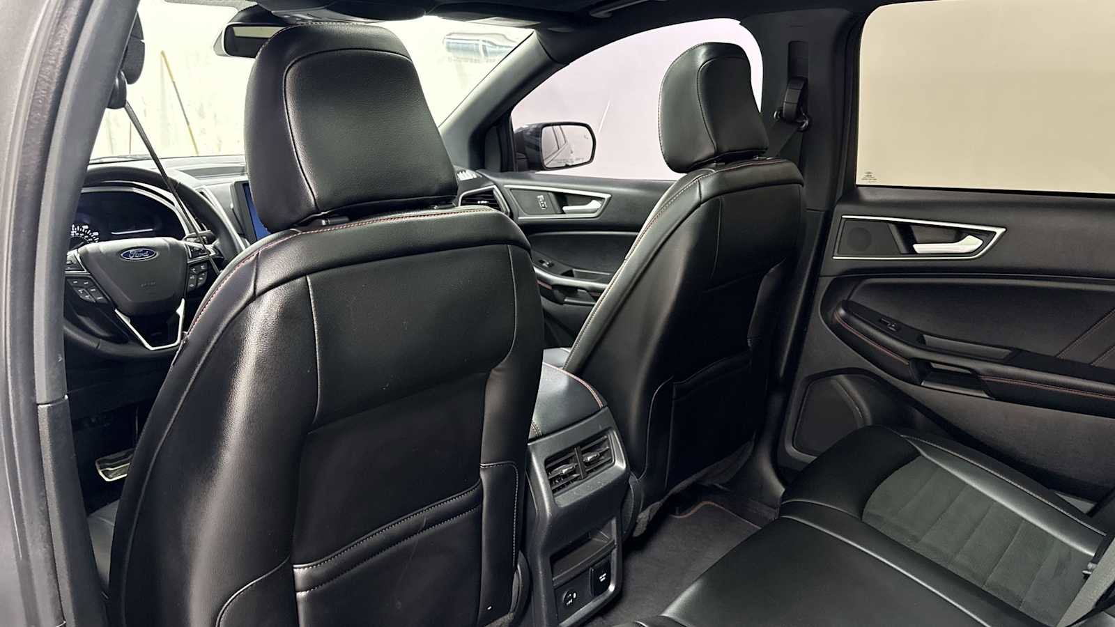 Used 2022 Ford Edge ST-Line image 25