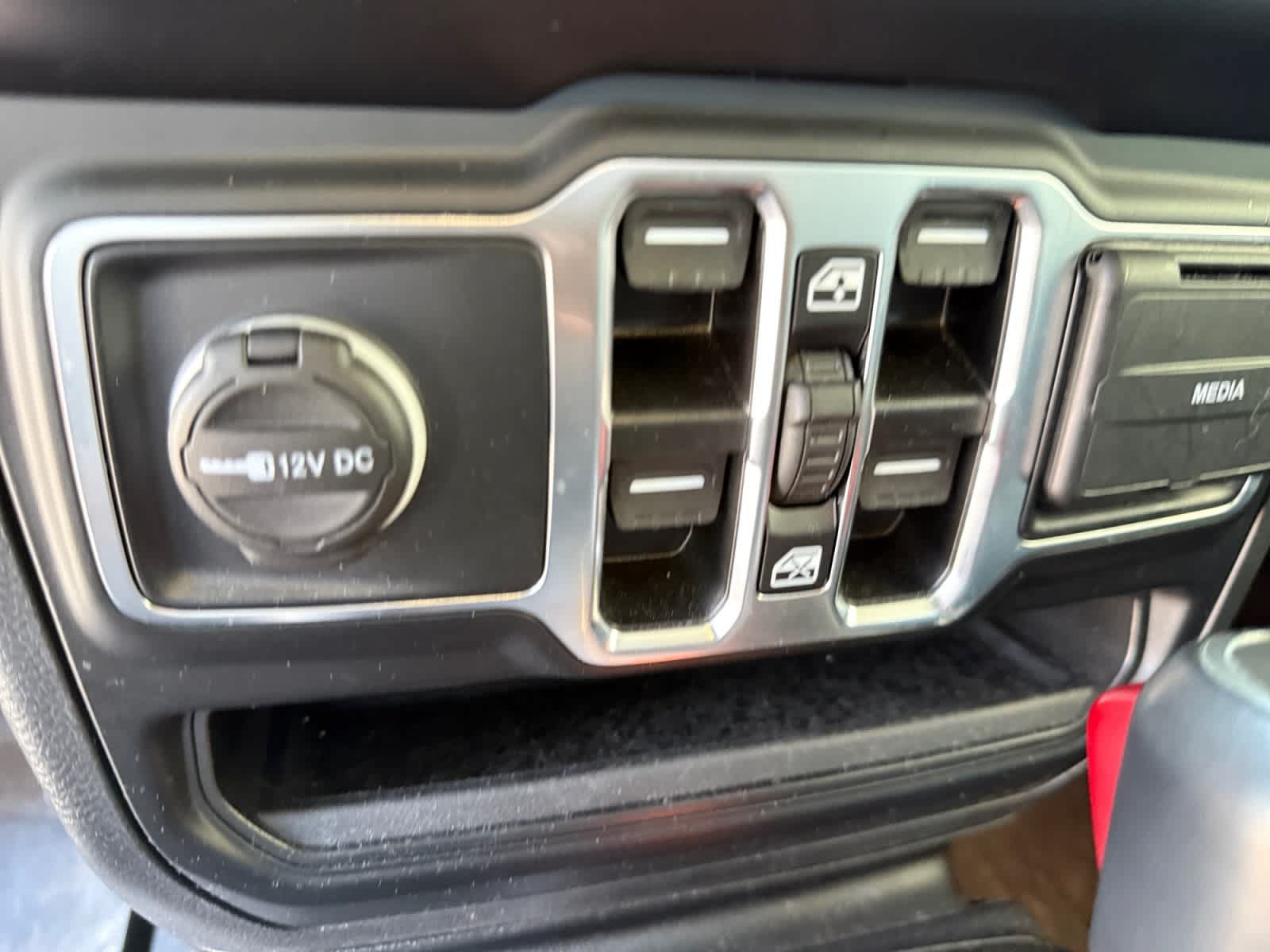 Used 2021 Jeep Gladiator Overland w/ Popular Equipment Package AWD/4WD image 24