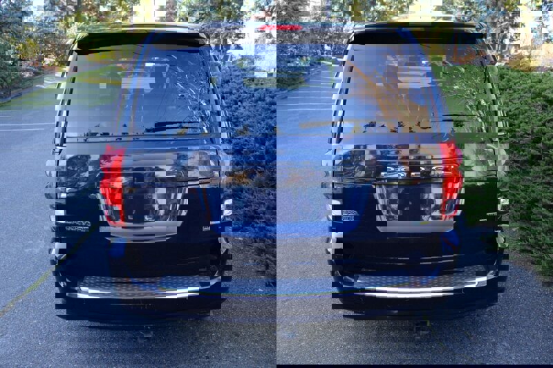 Used 2012 Dodge Grand Caravan SE image 9