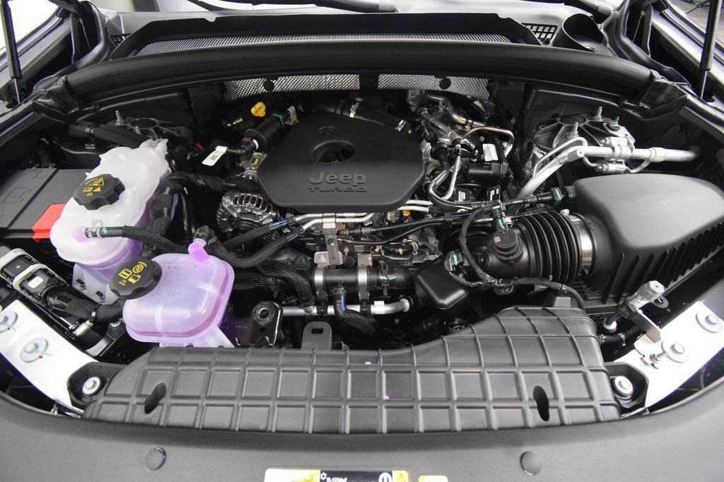 New 2027 Jeep Grand Cherokee Altitude AWD/4WD image 12
