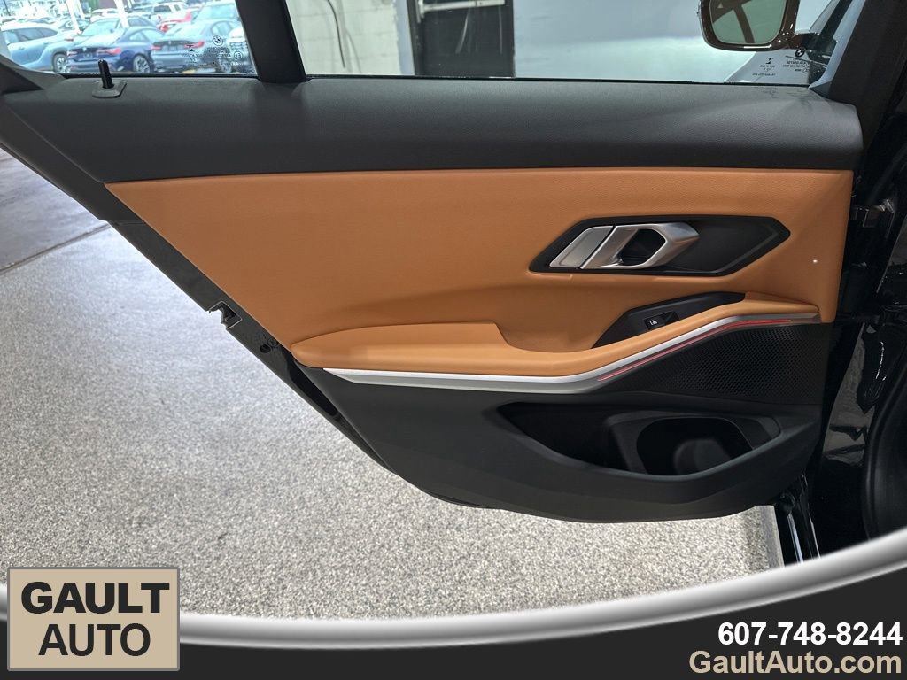 Certified 2022 BMW 330i xDrive Sedan w/ Driving Assistance Package image 16