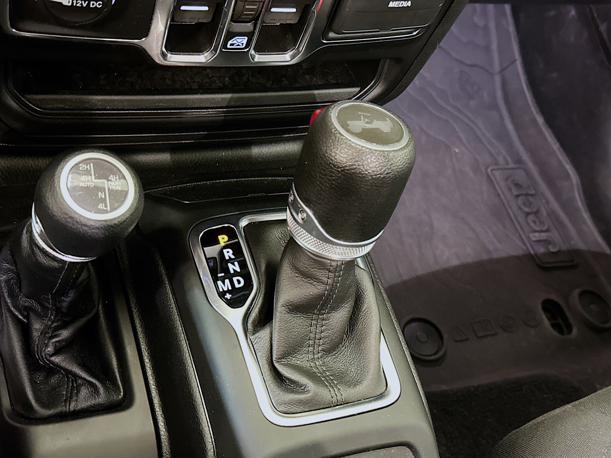 Used 2023 Jeep Wrangler Unlimited w/ Cold Weather Group image 25