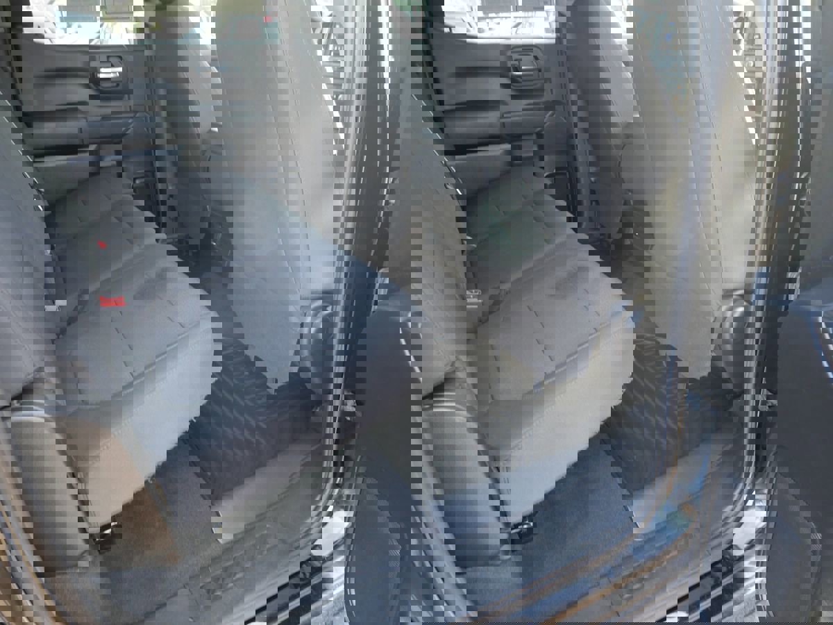 Used 2020 Chevrolet Silverado 1500 Custom w/ Custom Value Package image 20