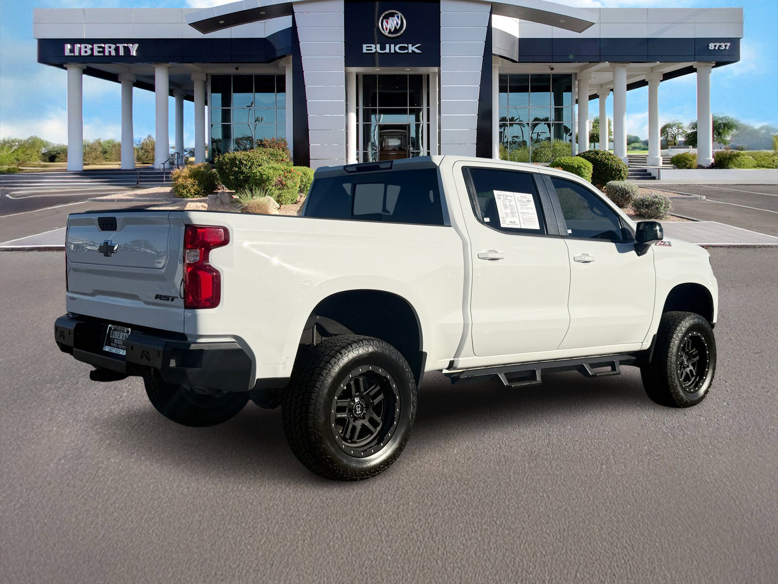 Used 2021 Chevrolet Silverado 1500 RST AWD/4WD image 3