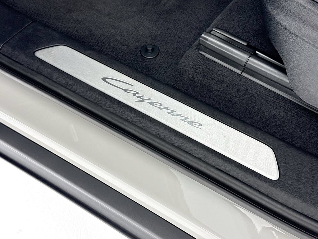 New 2026 Porsche Cayenne Coupe AWD/4WD image 12