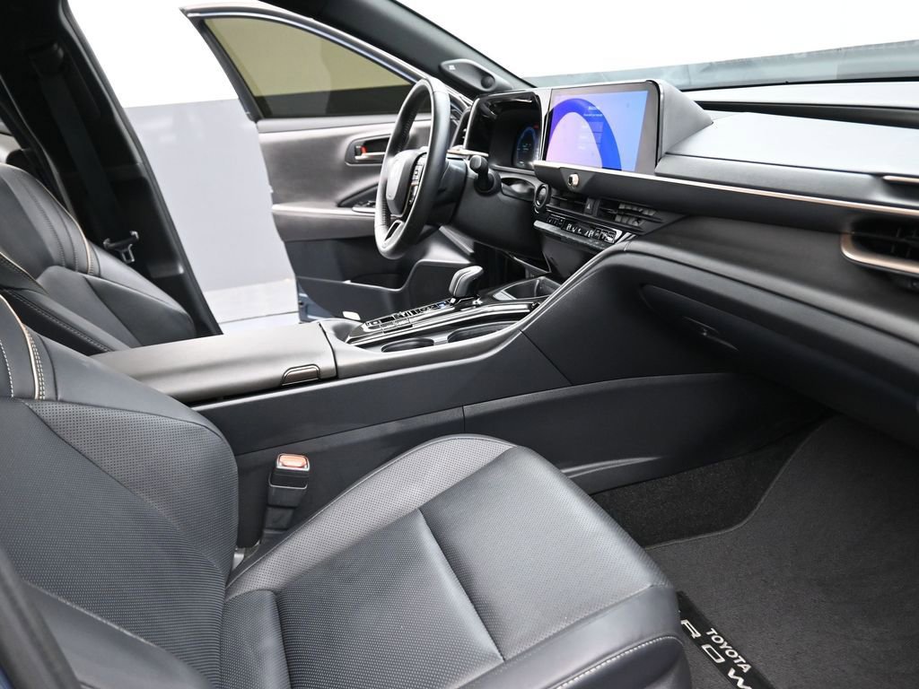 Used 2025 Toyota Crown Nightshade image 15