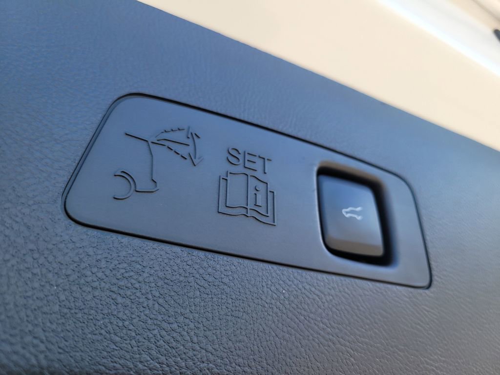 Certified 2022 Lincoln Corsair Reserve w/ Equipment Group 201A image 8