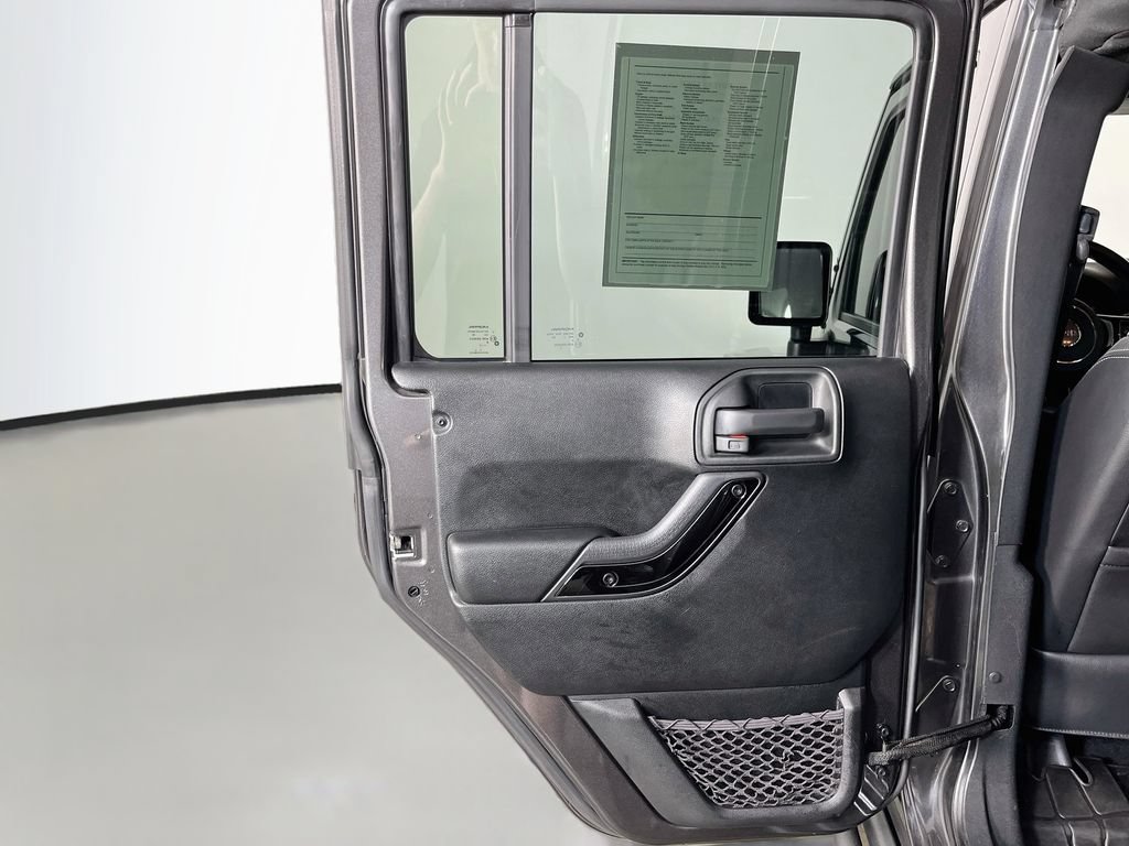 Used 2017 Jeep Wrangler Unlimited Sahara AWD/4WD image 29