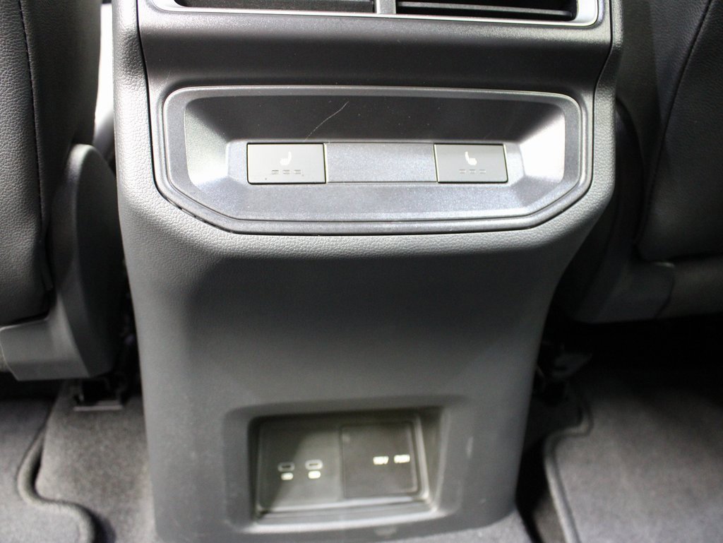 Used 2024 Volkswagen Atlas Cross Sport SEL Premium R-Line image 11