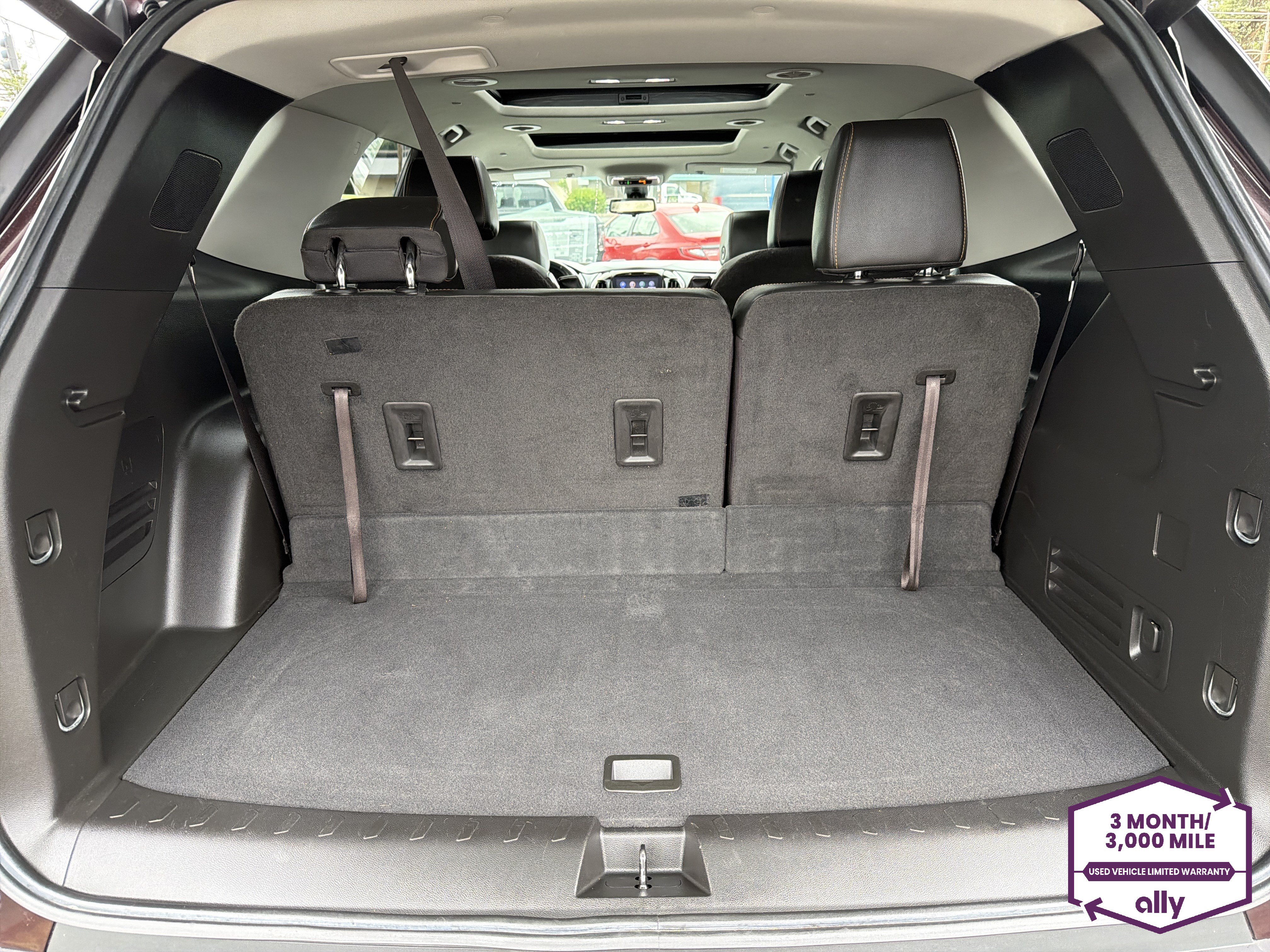 Used 2020 Chevrolet Traverse LT w/ LPO, Midnight Edition AWD/4WD image 5