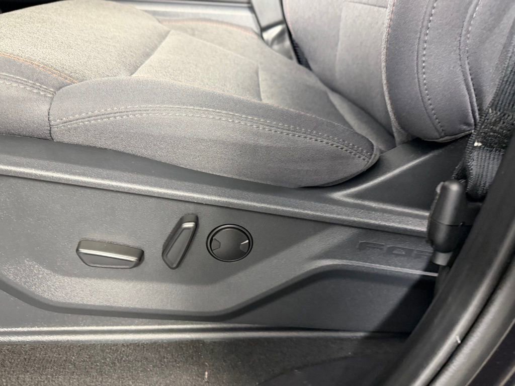 Used 2025 Ford Expedition Active image 22