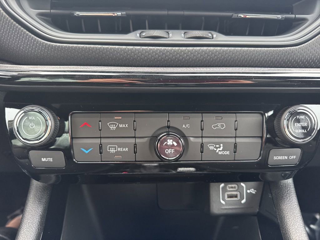 New 2026 Jeep Compass Latitude AWD/4WD image 16