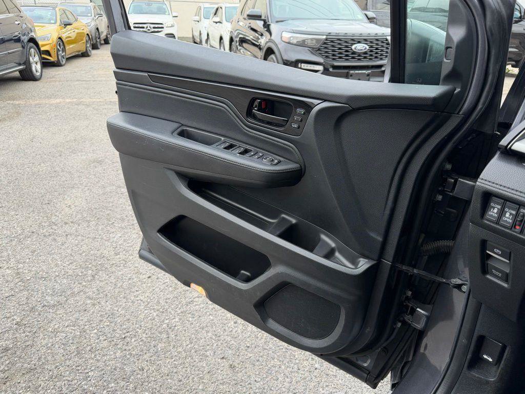 Used 2023 Honda Odyssey Touring image 30