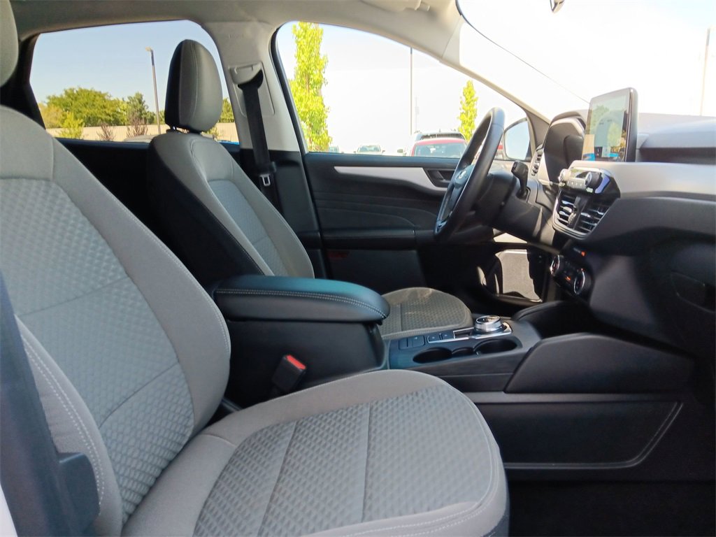 Used 2022 Ford Escape SE image 28