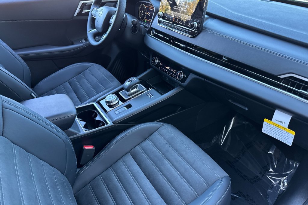 New 2026 Nissan Rogue SL AWD/4WD image 12