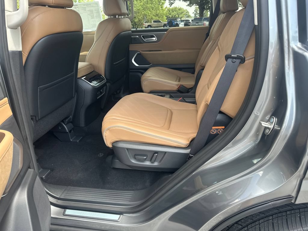 New 2027 INFINITI QX80 Luxe w/ Cargo Package RWD image 18