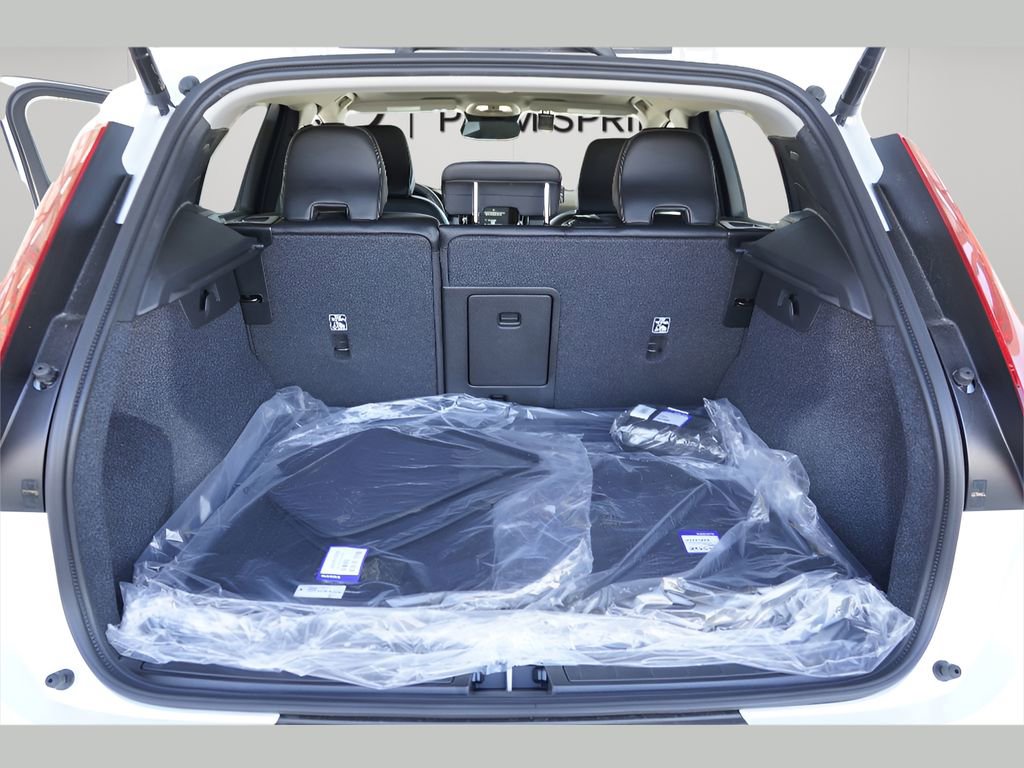 New 2025 Volvo XC40 B5 Core w/ Protection Package Premier image 23