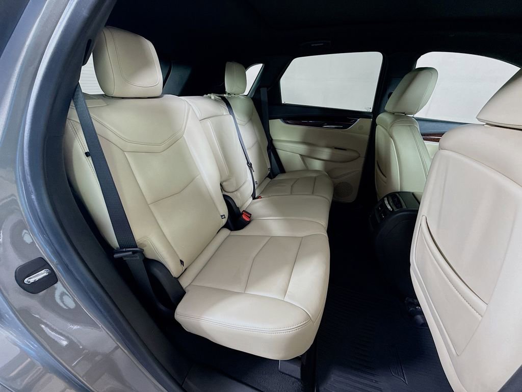 Used 2018 Cadillac XT5 Luxury w/ Driver Awareness Package image 29