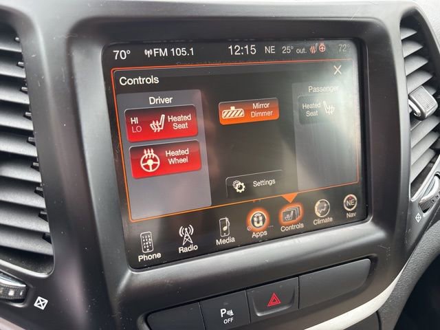 Used 2017 Jeep Cherokee Limited image 23