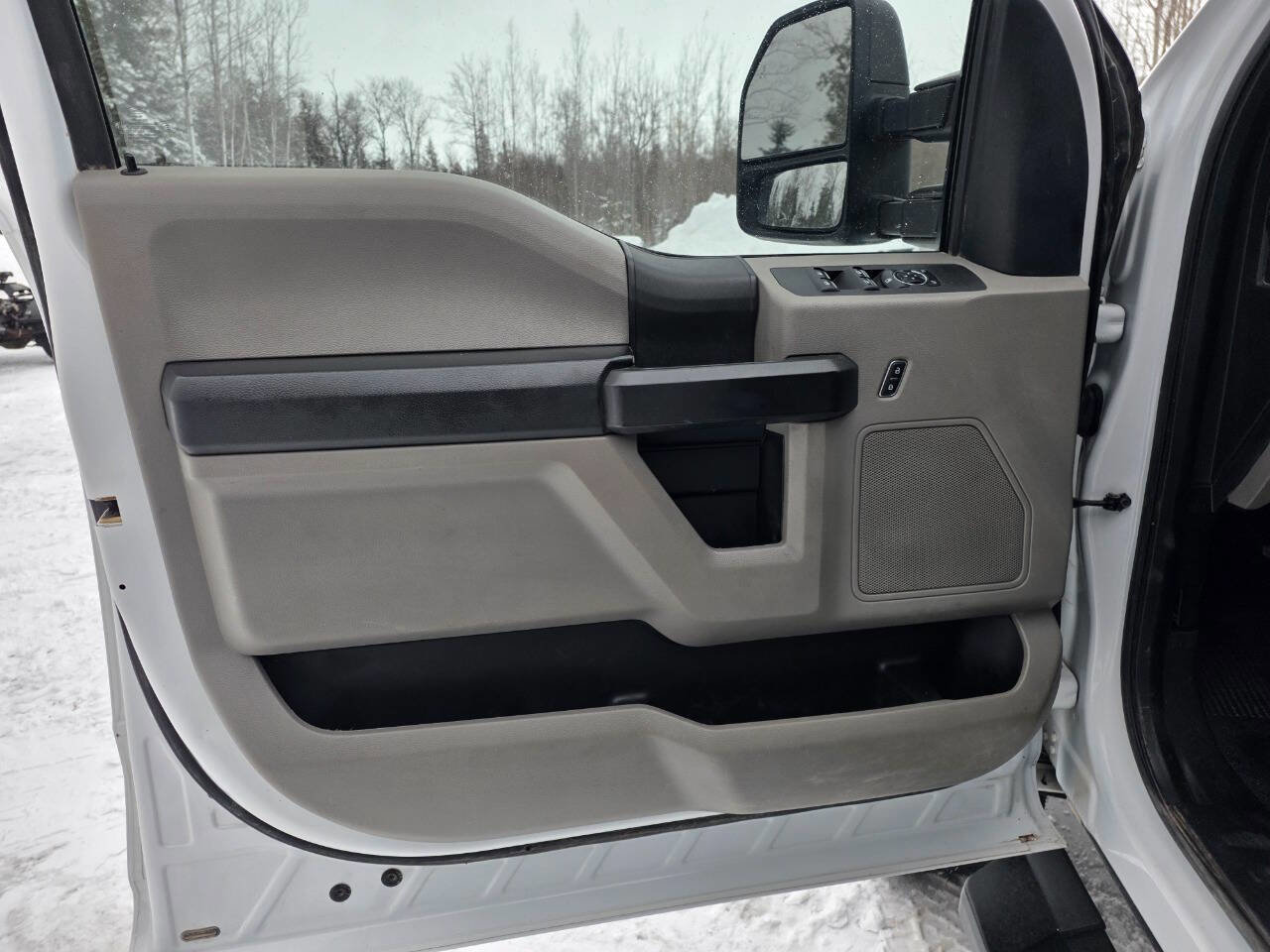 Used 2019 Ford F250 XL w/ Power Equipment Group image 17