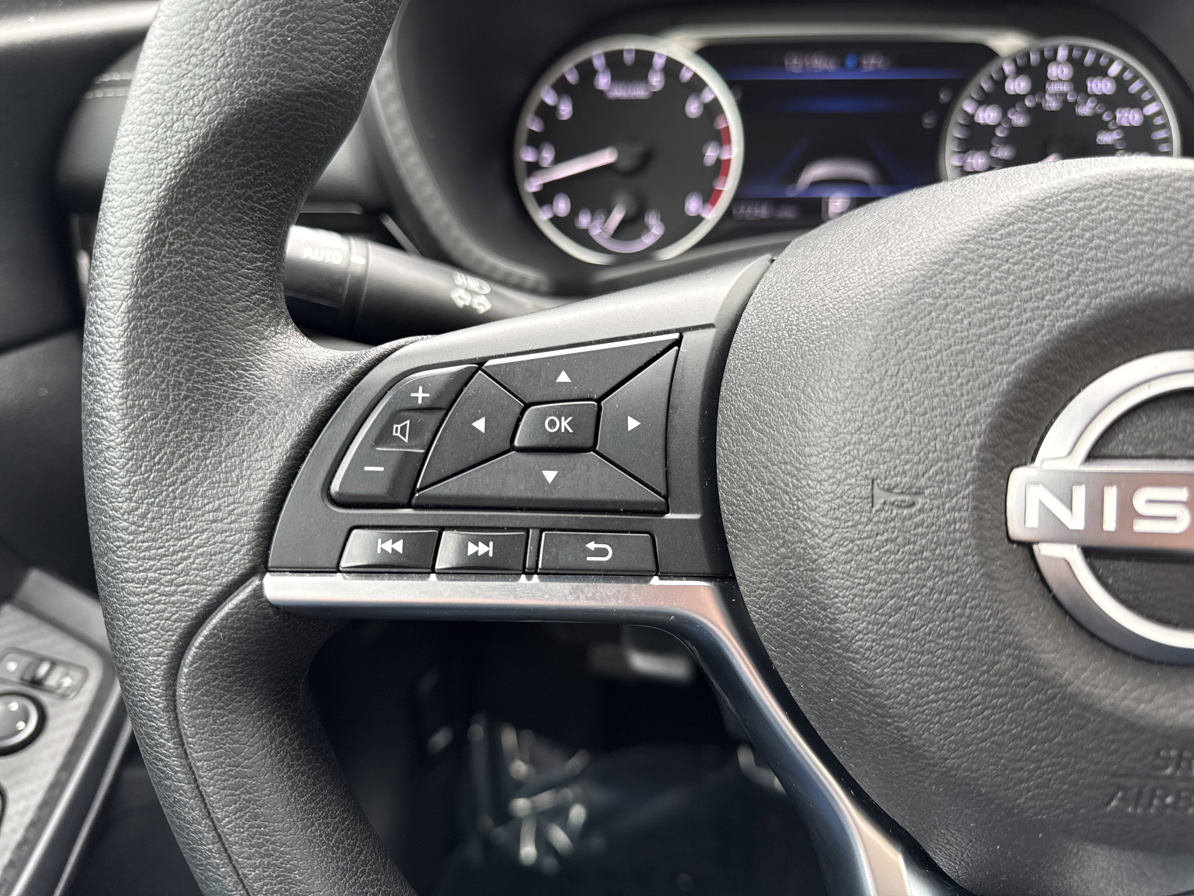 Used 2024 Nissan Sentra SV image 28