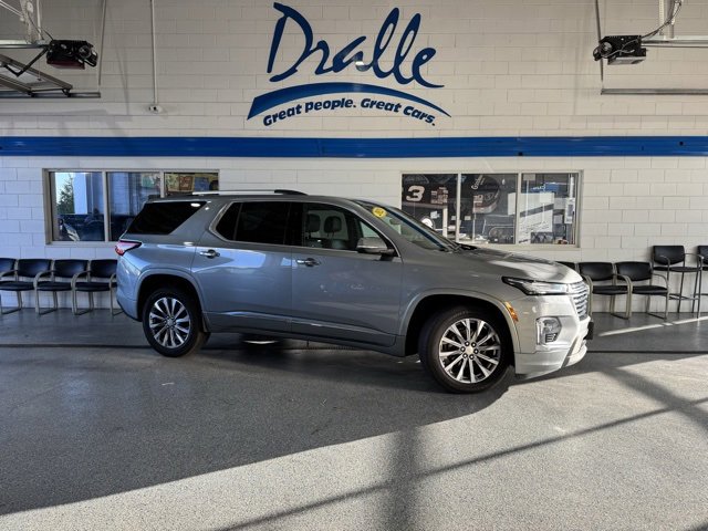 Used 2023 Chevrolet Traverse Premier w/ LPO, Floor Liner Package image 1