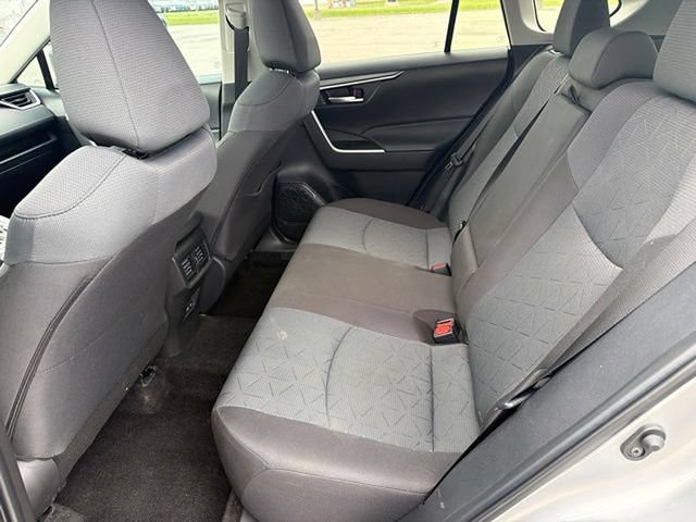 Used 2025 Toyota RAV4 XLE w/ Convenience Package FWD image 17