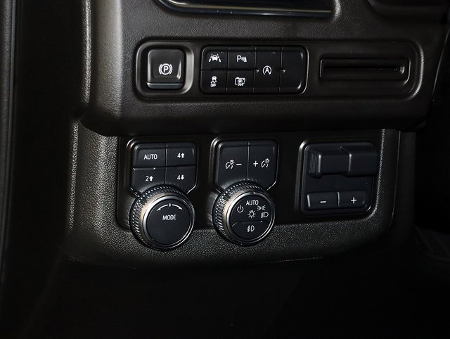 Used 2023 GMC Yukon XL SLT w/ SLT Premium Package image 28