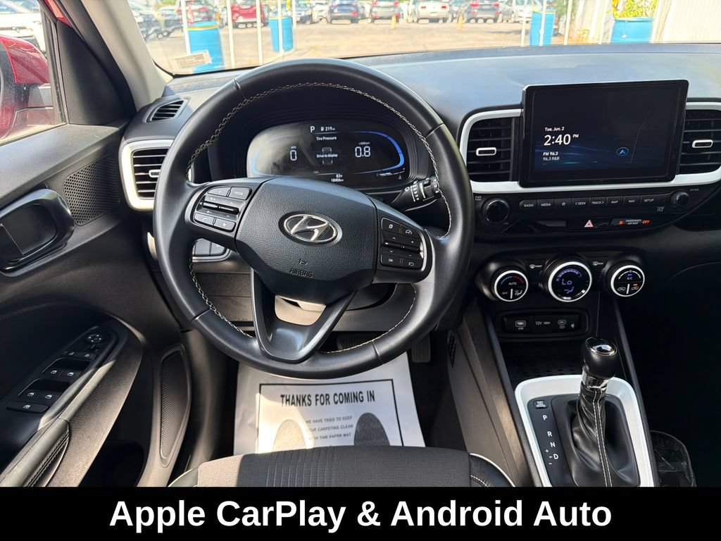 Used 2025 Hyundai Venue Limited FWD image 17