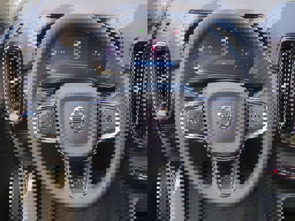 New 2026 Volvo XC40 B5 Core w/ Protection Package Premier image 22