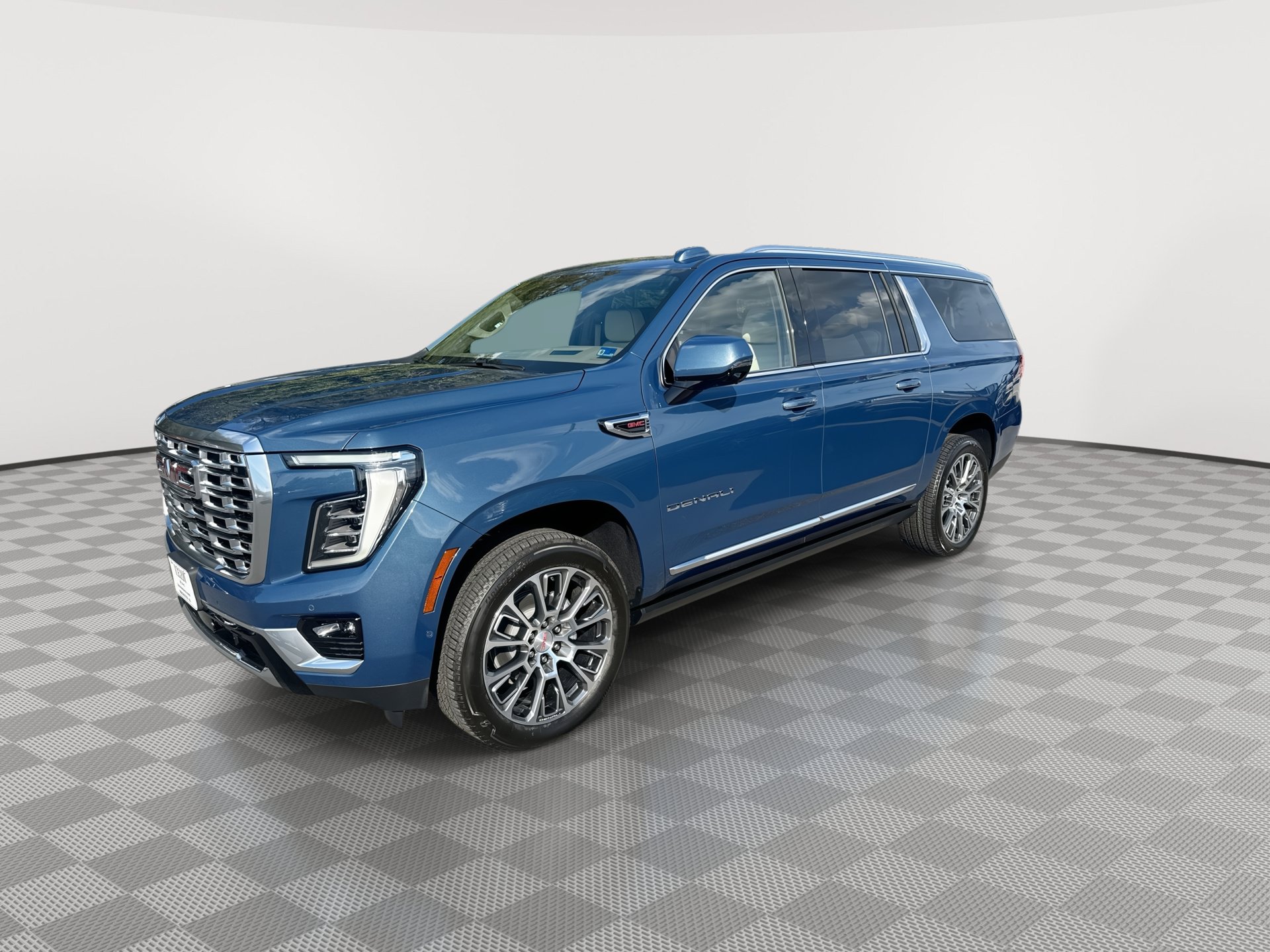 New 2026 GMC Yukon XL Denali w/ Denali Reserve Package AWD/4WD image 4