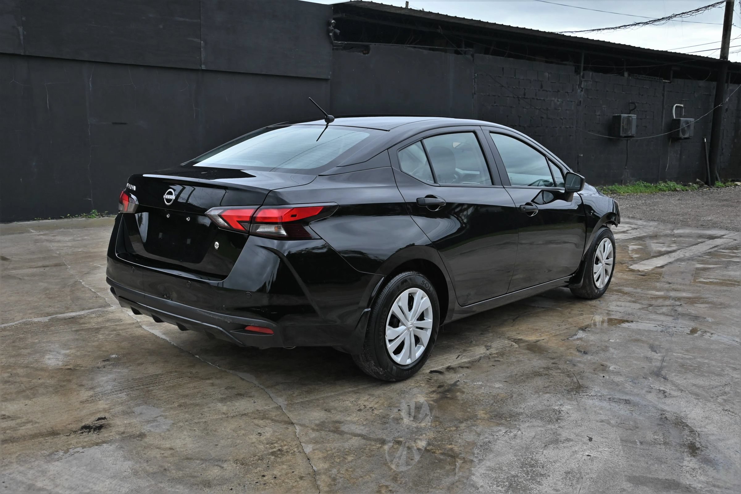 Used 2025 Nissan Versa S w/ Trunk Package FWD image 3