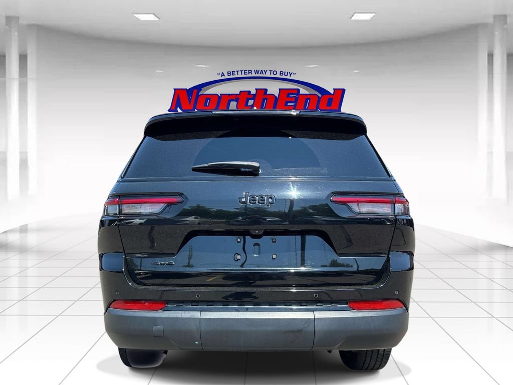 Used 2023 Jeep Grand Cherokee L Laredo AWD/4WD image 4