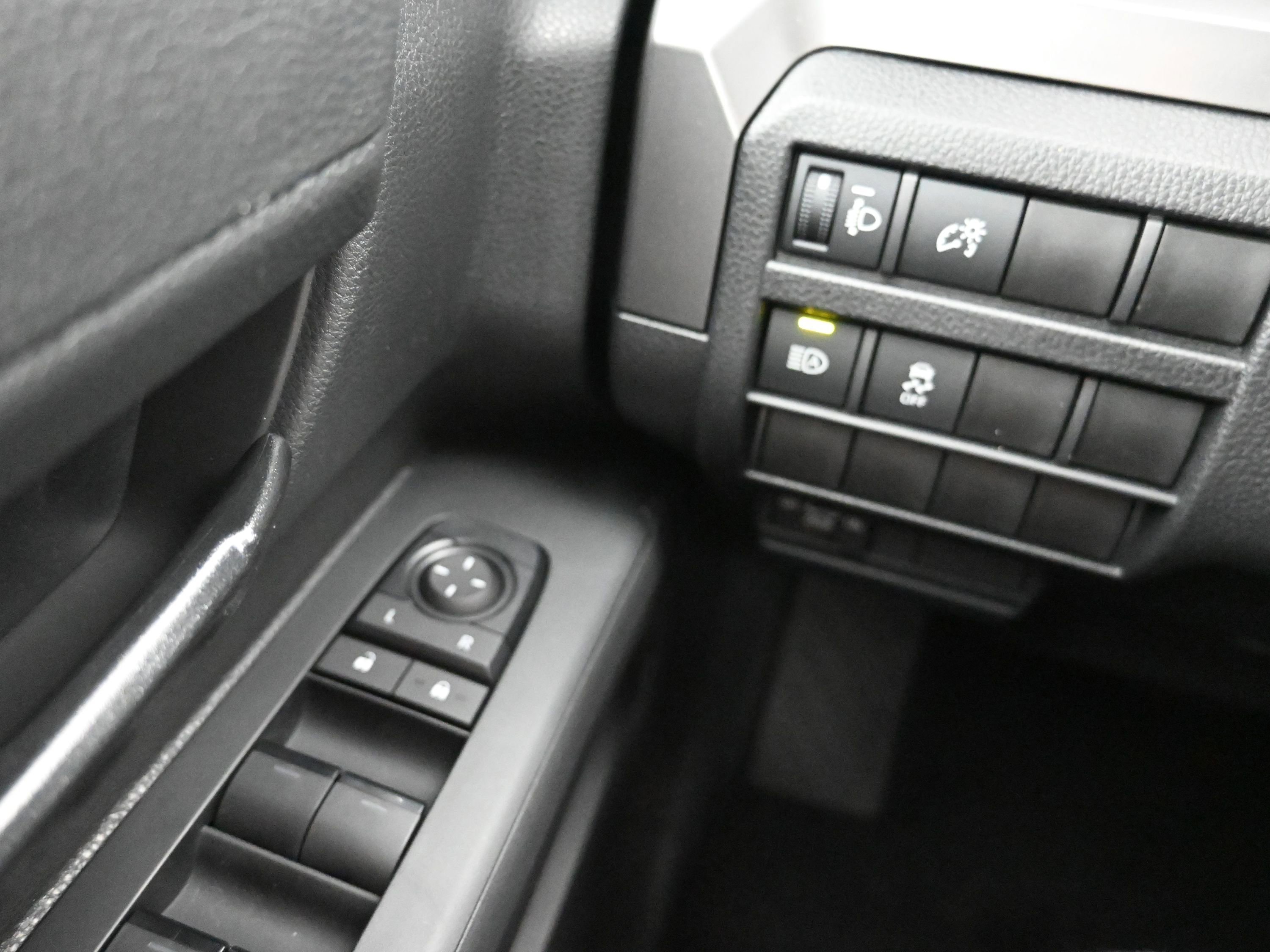 Used 2024 Toyota Tacoma SR5 w/ SR5 Upgrade Package image 24