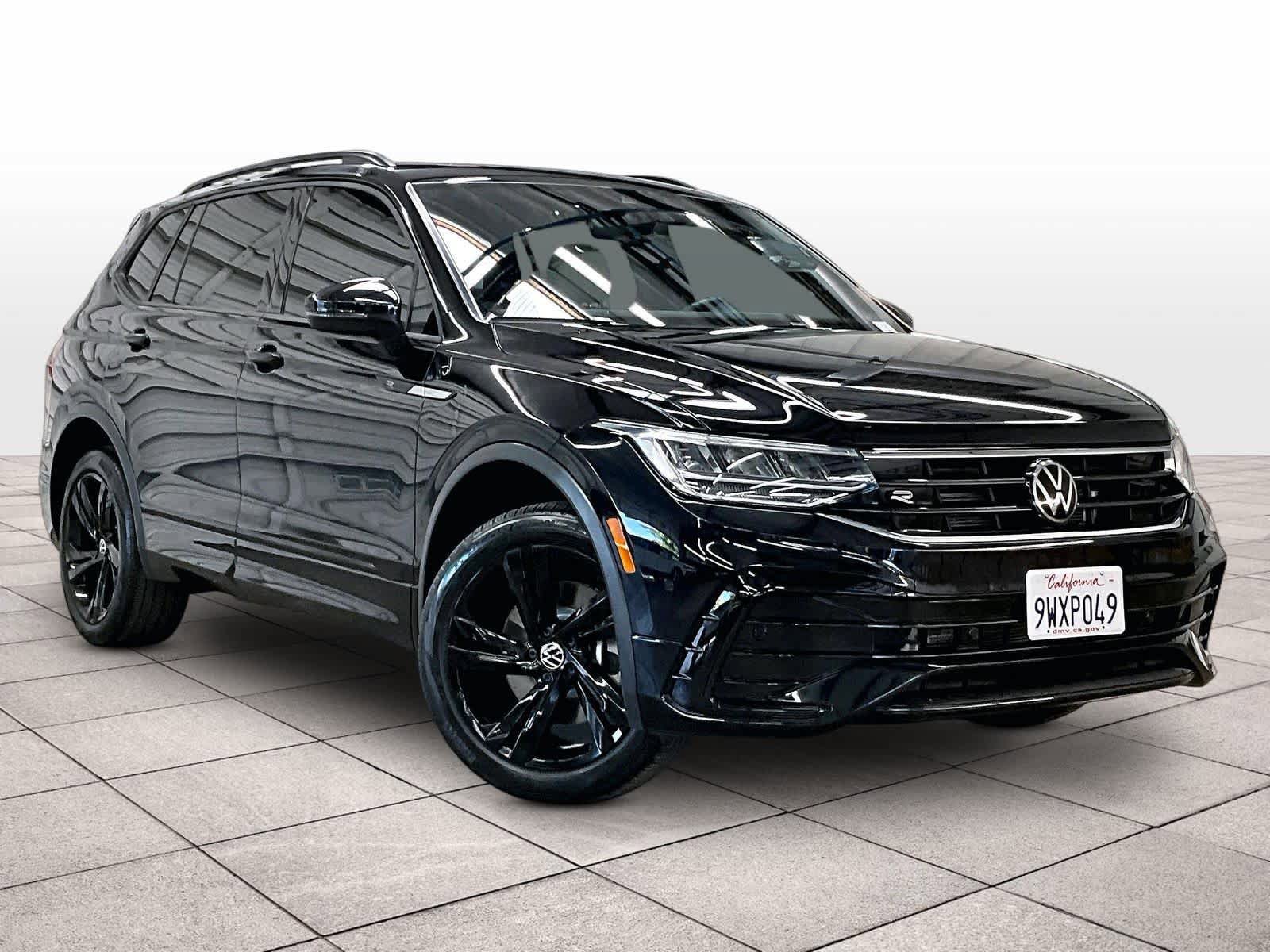 Used 2023 Volkswagen Tiguan SE R-Line FWD image 2