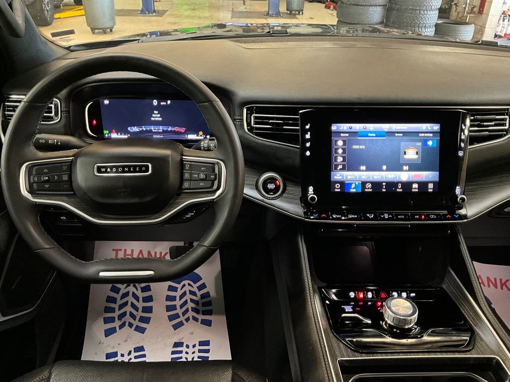 Used 2024 Jeep Wagoneer Series II w/ Flexible Seating Group image 6