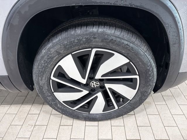 Used 2024 Volkswagen Atlas SE image 32