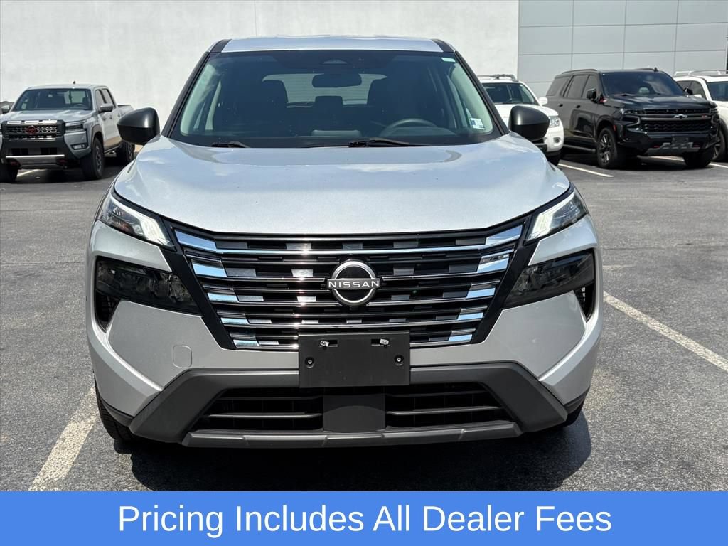 Used 2024 Nissan Rogue S AWD/4WD image 4