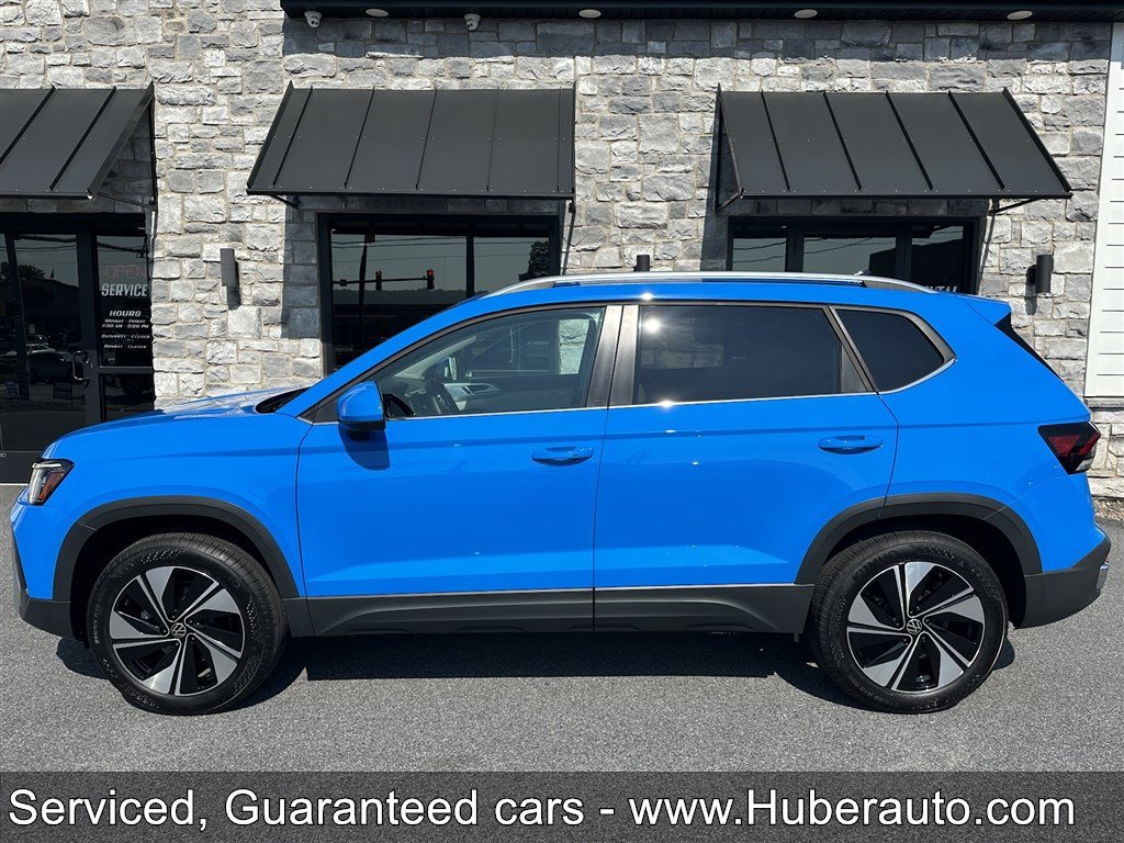 Used 2025 Volkswagen Taos SE image 4