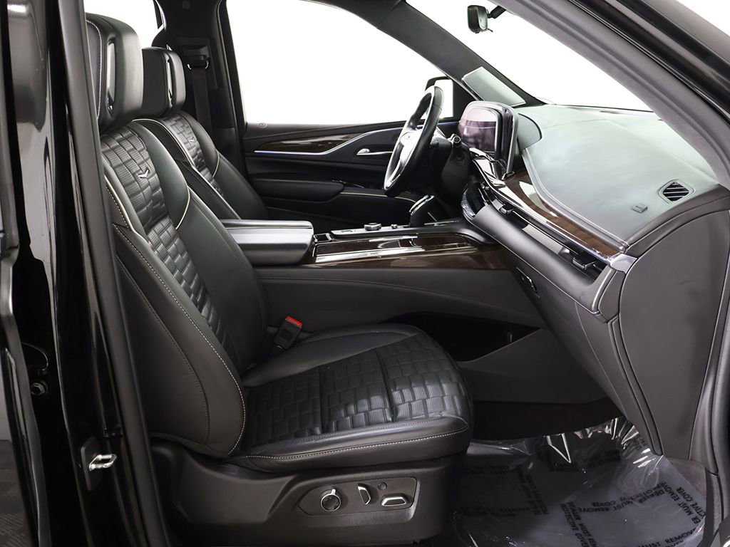 Used 2023 Cadillac Escalade Sport Platinum AWD/4WD image 40