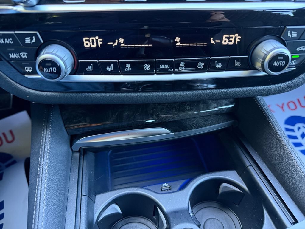 Used 2022 BMW M550i xDrive AWD/4WD image 19