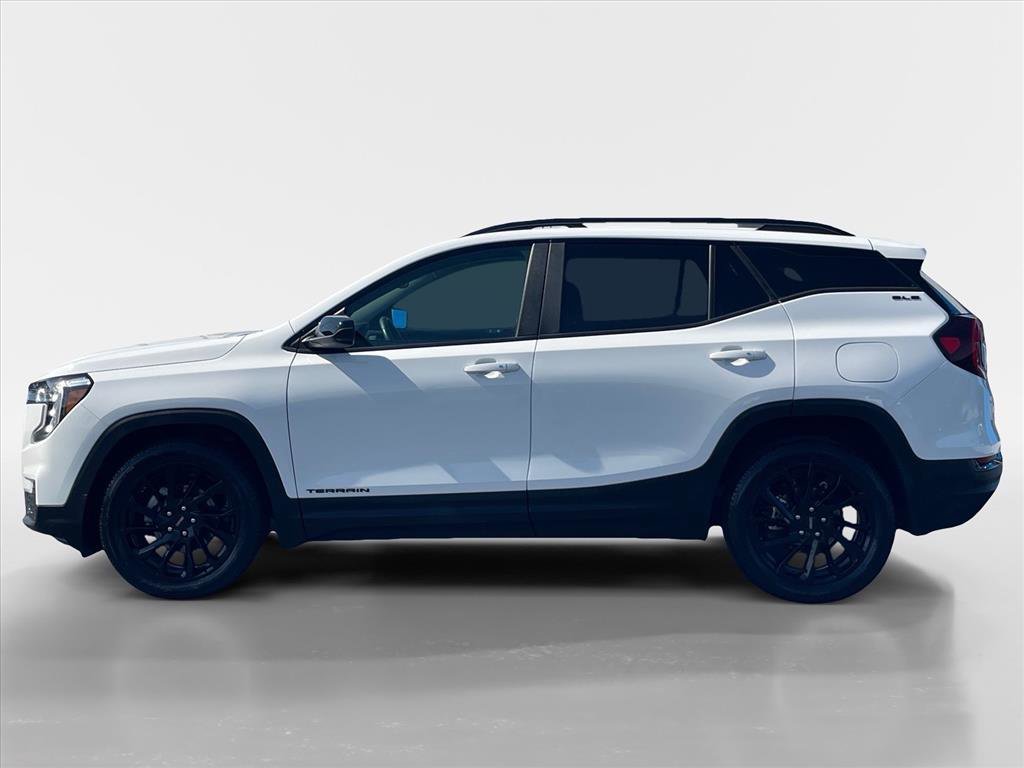 Used 2023 GMC Terrain SLE w/ Elevation Edition FWD image 4