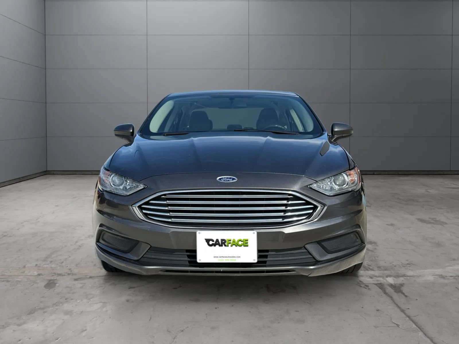 Used 2017 Ford Fusion SE w/ Fusion SE Technology Package FWD image 2