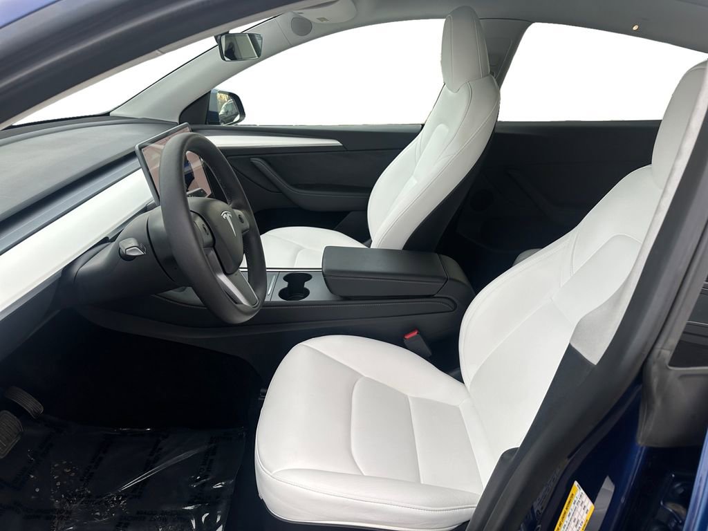 Used 2023 Tesla Model Y Long Range image 9