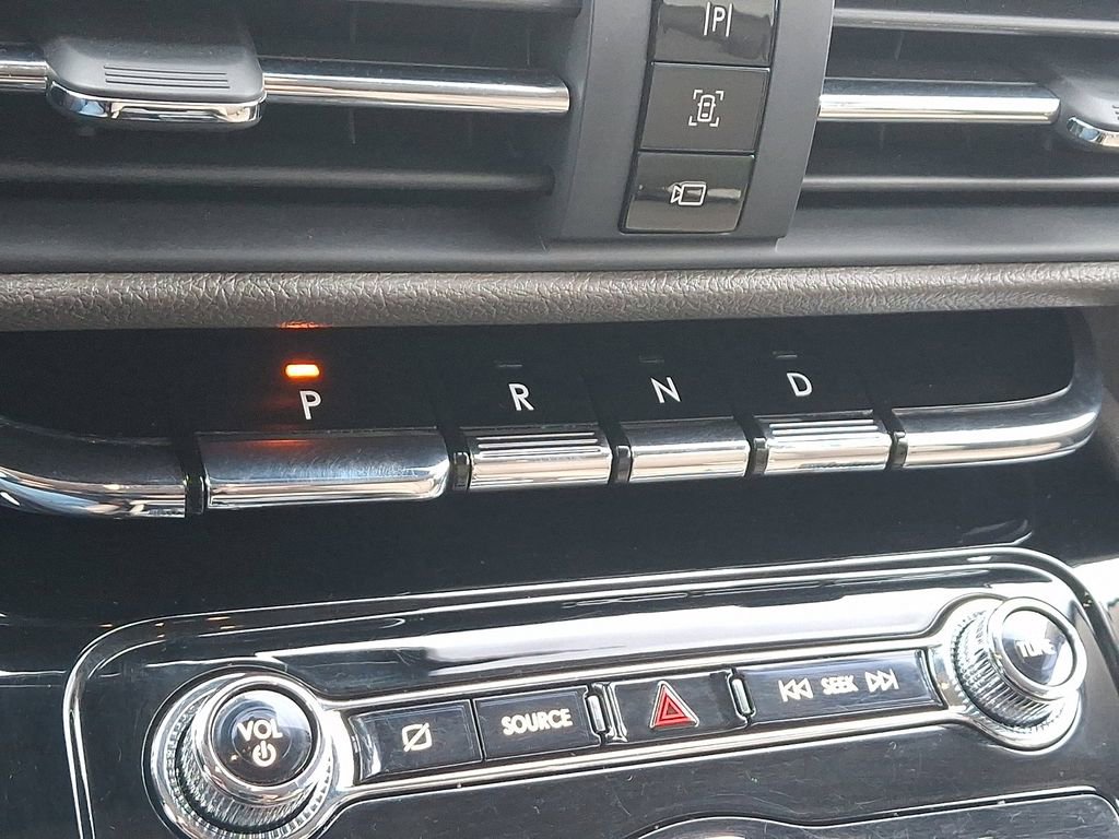 Certified 2022 Lincoln Corsair AWD w/ Equipment Group 101A image 16