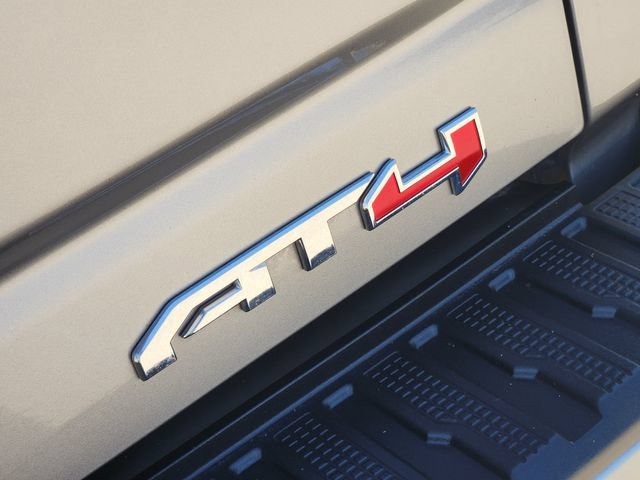 Used 2025 GMC Sierra 2500 AT4 w/ AT4 Premium Plus Package AWD/4WD image 9